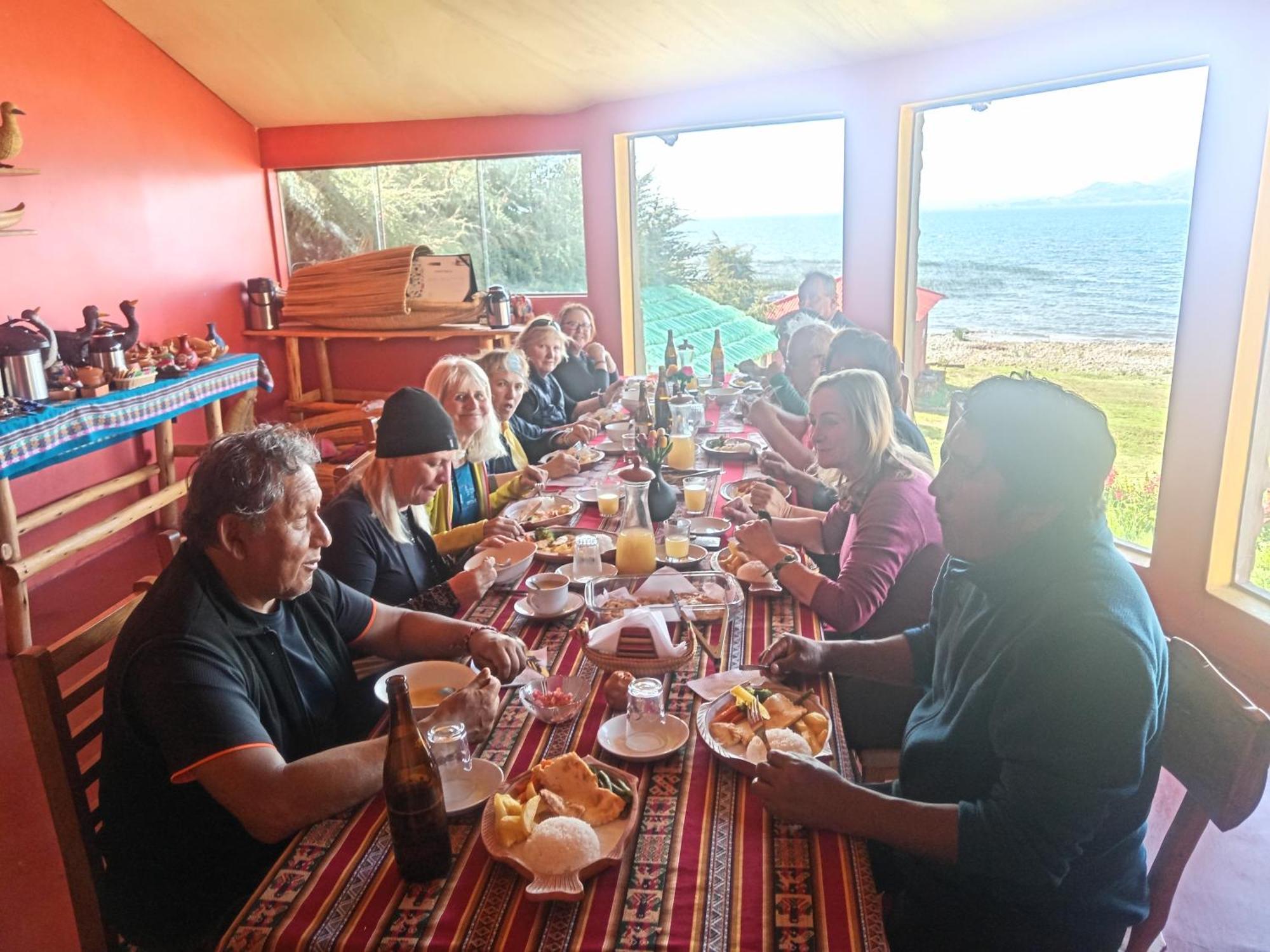 Luquina Utama Lodge Dış mekan fotoğraf